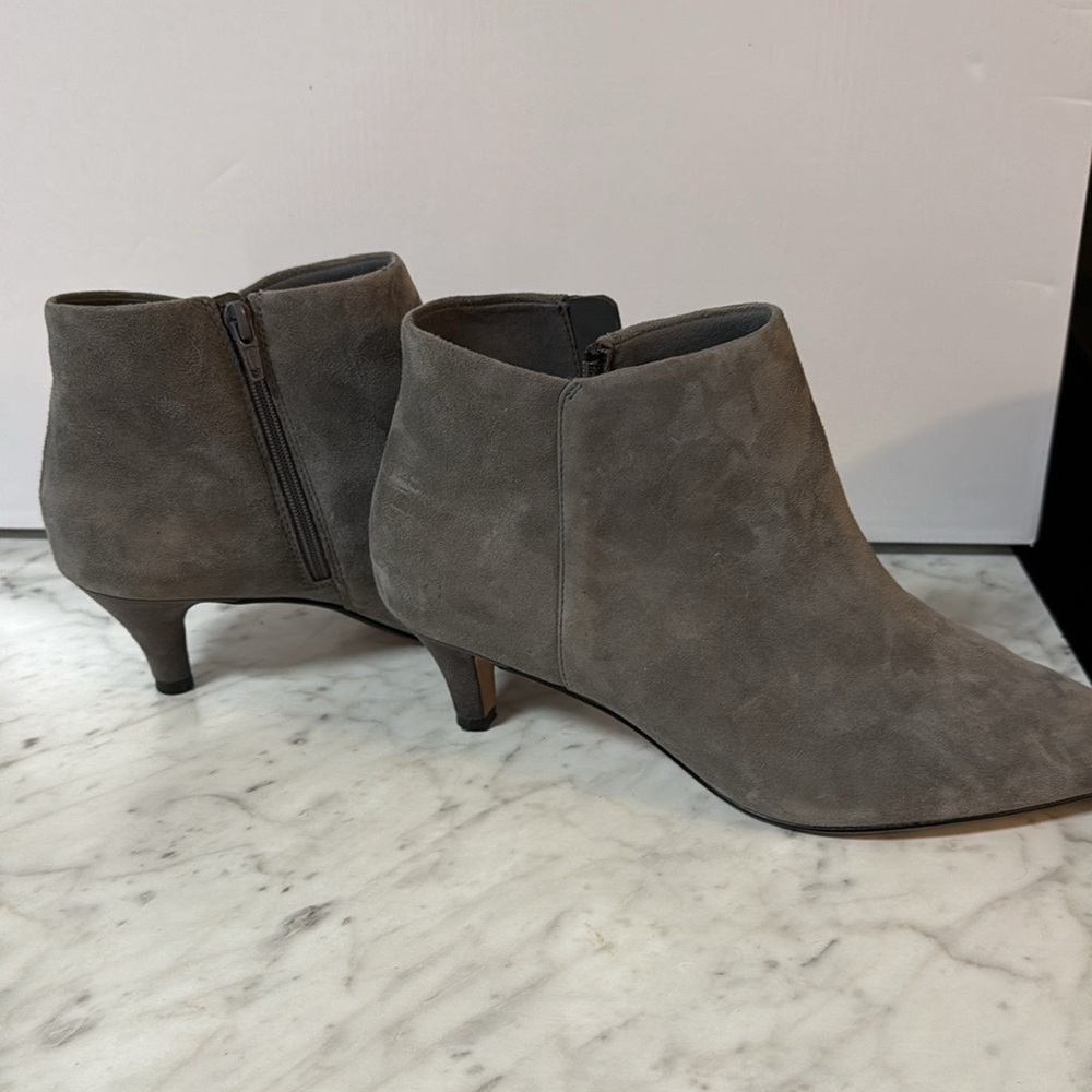 Clarks ‘Linvale Sea’ Wide Fit Suede Ankle Bootie